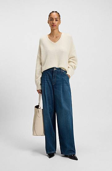 Sveter BOSS Relaxed Fit V-neck Sweater with Stitch Details in Italian Yarn Béžová | 50550464, 1