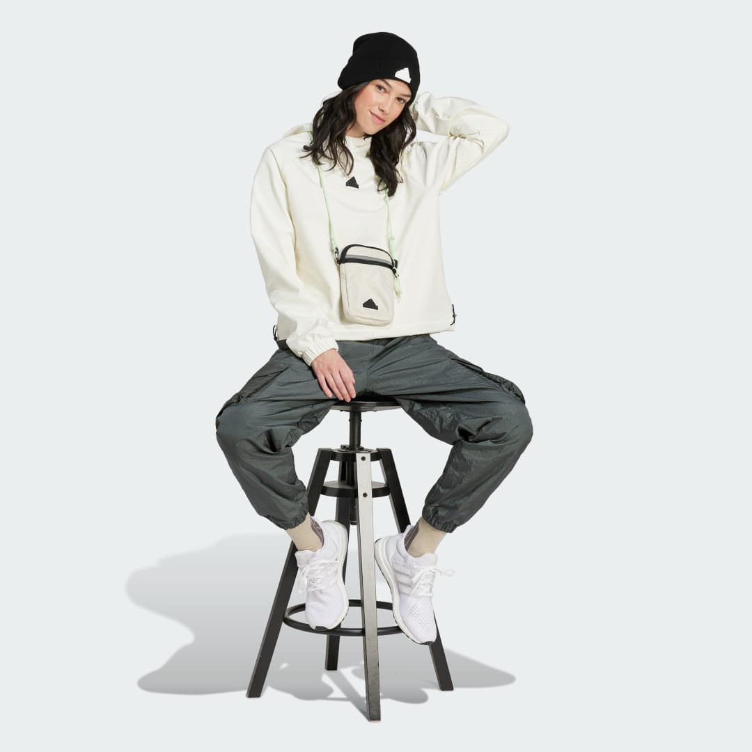 Sportswear City Escape Hoodie With Bungee Cord