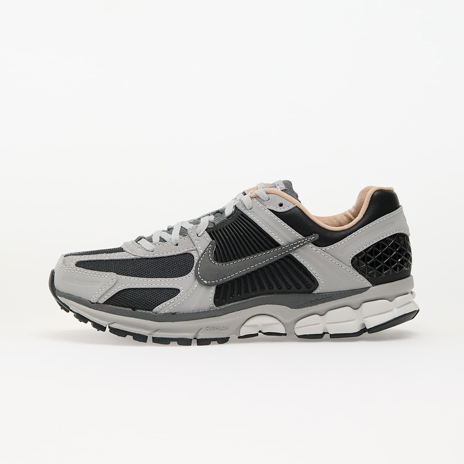 Air Zoom Vomero 5