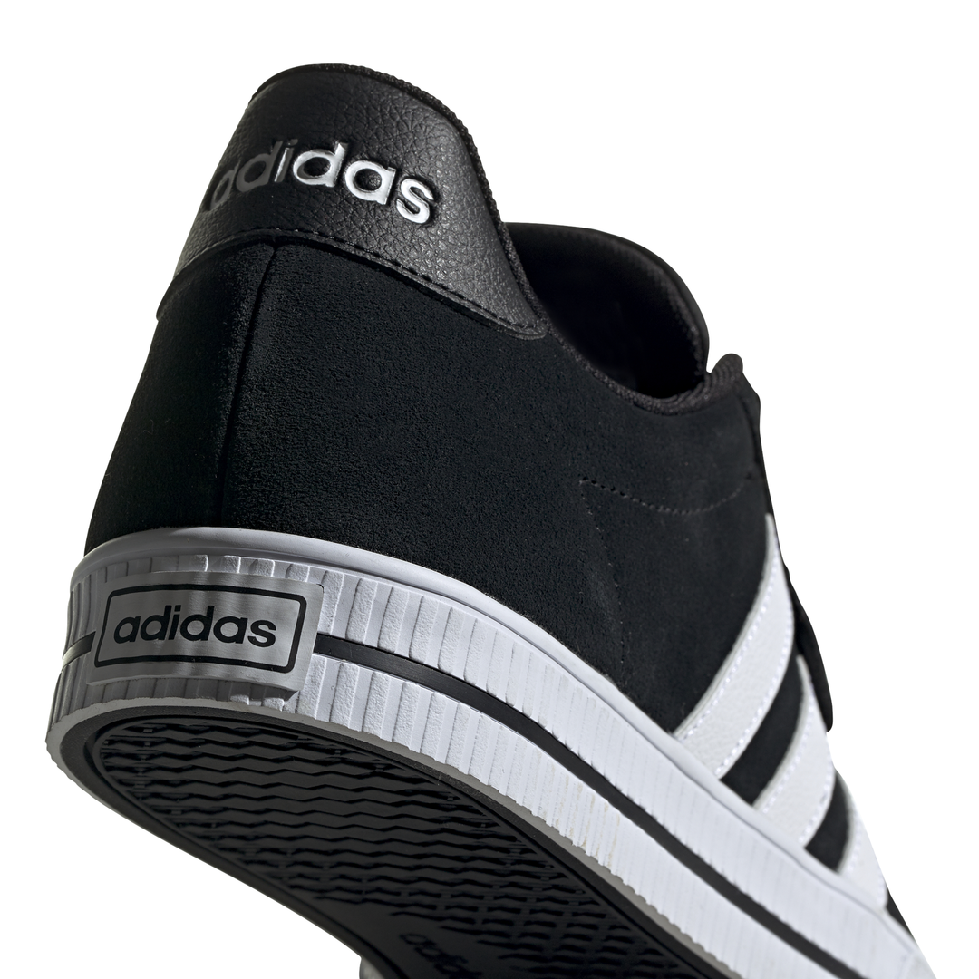 adidas DAILY 3.0 44