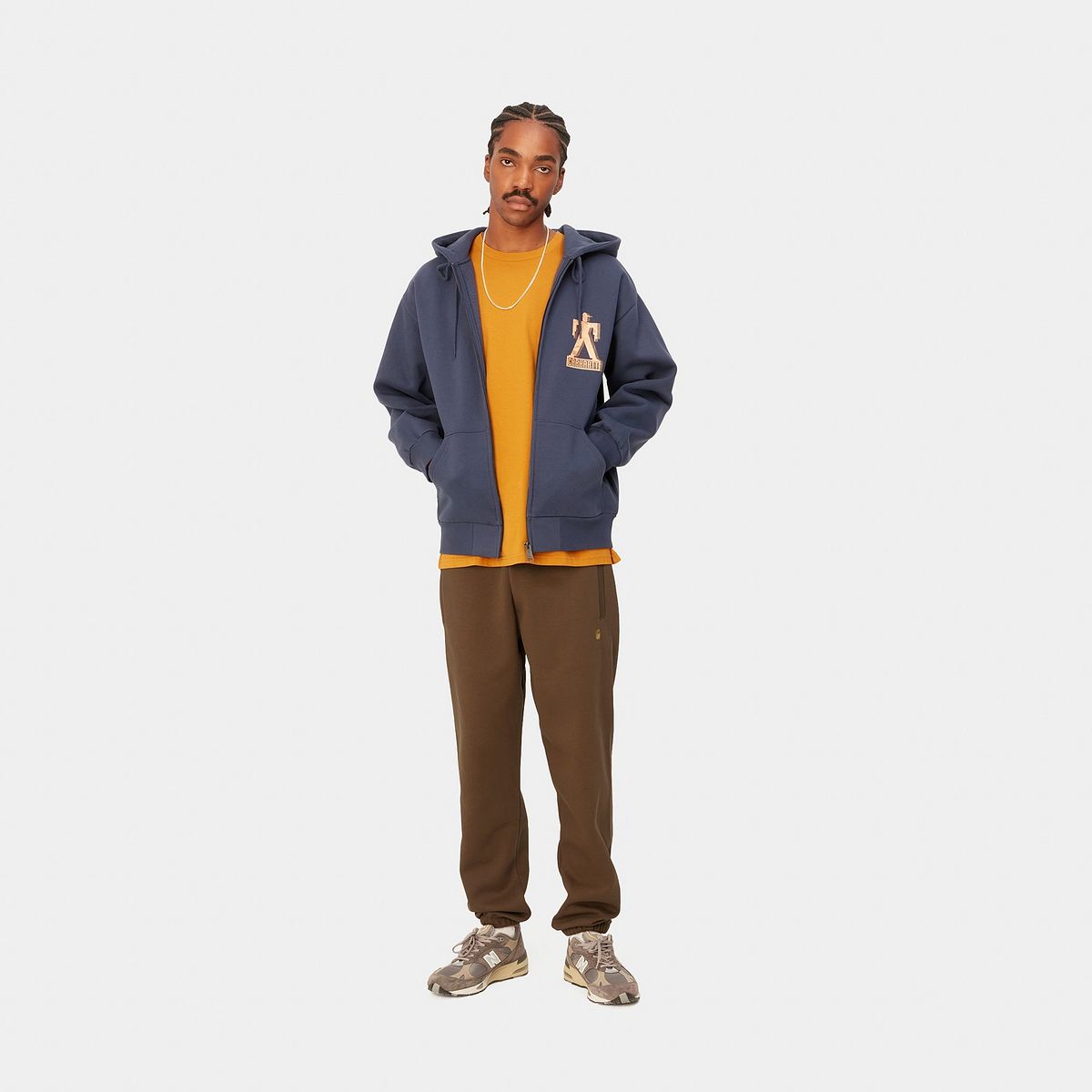 Tepláky Carhartt WIP Chase Sweat Pant "Tamarind / Gold" Hnedá | I028284_1R0_XX, 1