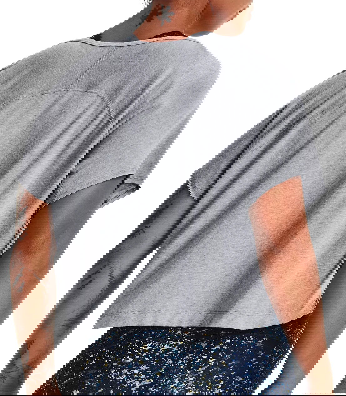 Crop Top Under Armour Project Rock Respect Short Sleeve Crop Top Šedá | 1371368-035, 1