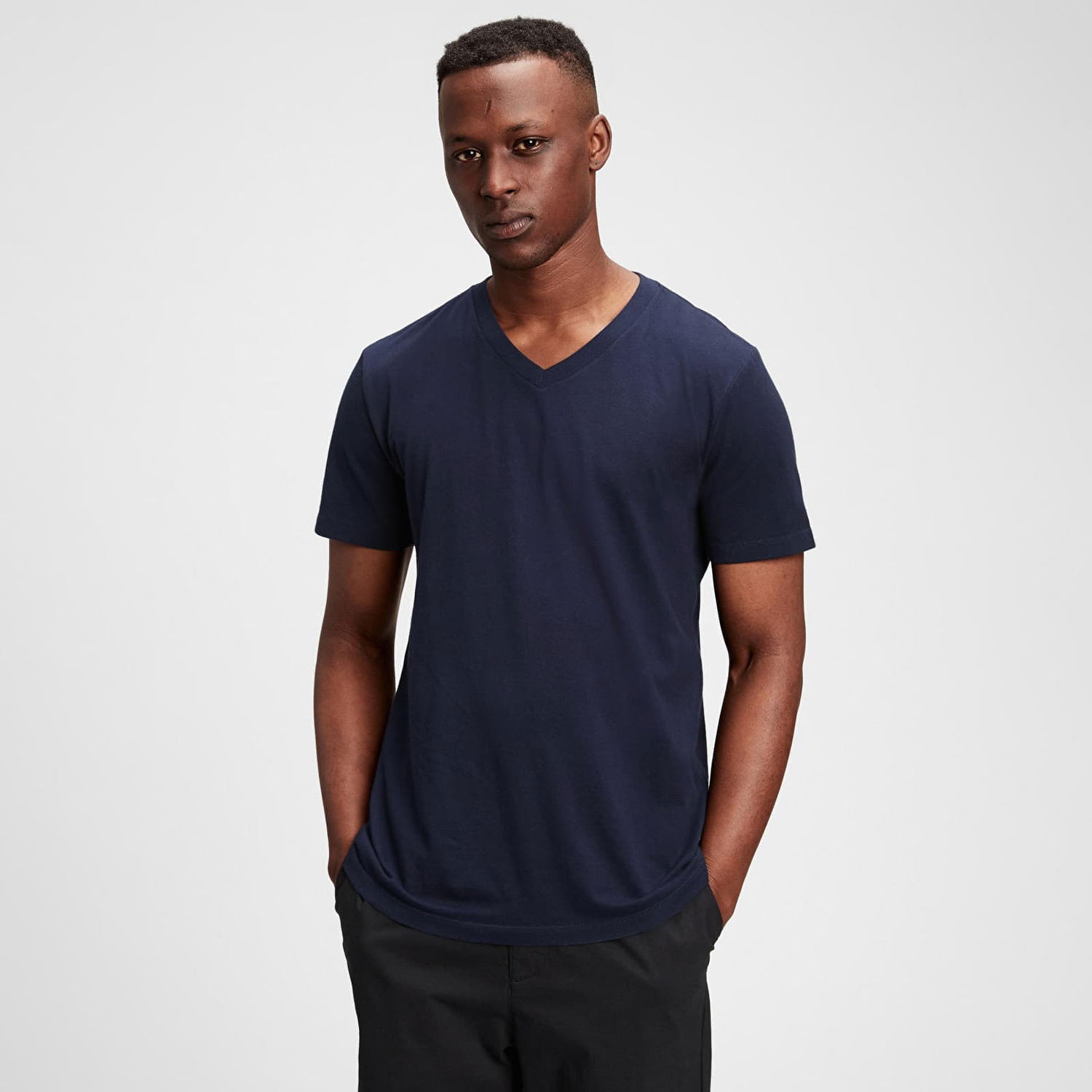 Tričko GAP T-shirt Classic Vneck Tee Tapestry Navy L Navy | 440768-01, 0