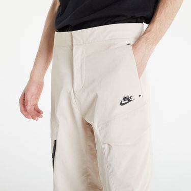Cargo nohavice Nike Sportswear Tech Essentials Cargo Trousers Biela | DH3866-126, 3