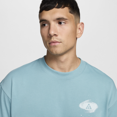 Tričko Nike ACG OC Galaxy T-Shirt in Denim Turqoise, Size Large | END. Clothing Modrá | FZ5275-464, 1