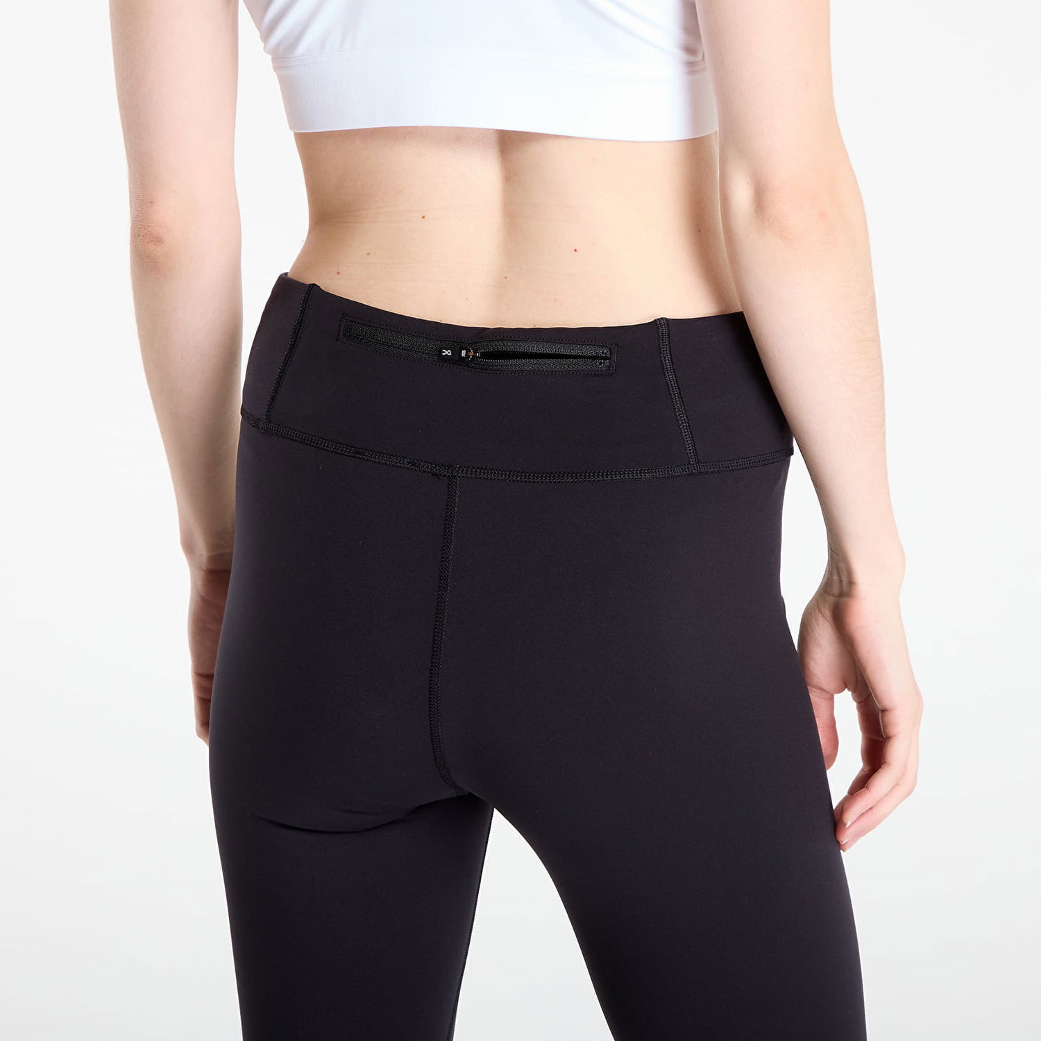 Ponožky On Running Core Tights Čierna | 1WF30510553, 1
