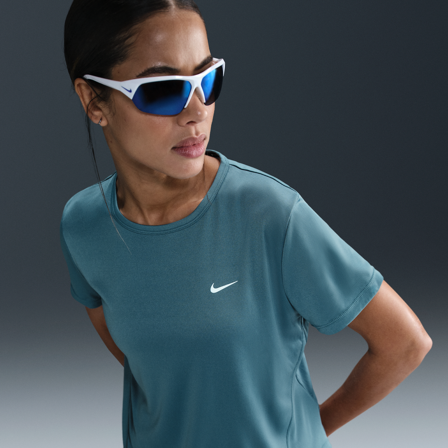Slnečné okuliare Nike Dri-FIT Tempo Short Sleeve Running T-Shirt Tyrkysová | HQ0648-006, 0