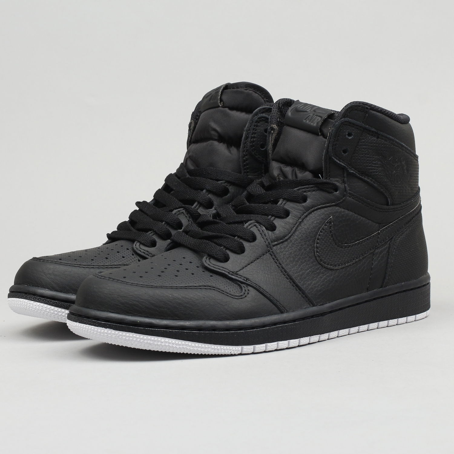 Tenisky a topánky Jordan Air Jordan 1 Retro High OG "Perforated" Čierna | 555088-002, 1