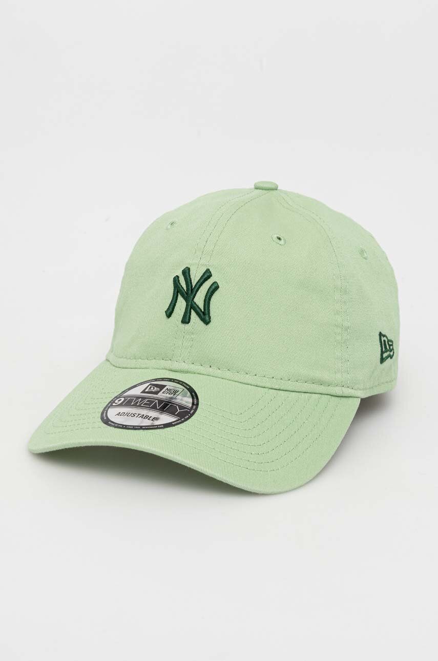 New York Yankees Mini Logo 9TWENTY Adjustable Cap