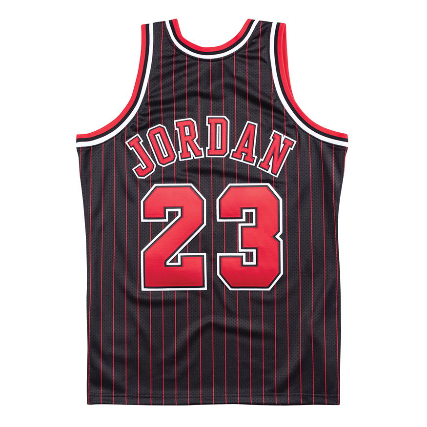 Dres Mitchell & Ness NBA Chicago Bulls Michael Jordan 1996-97 Authentic Jersey Čierna | AJY4AC18126-CBUBLCK96MJO, 1