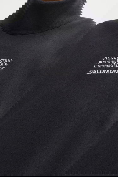Mikina Maison Margiela MM6 Maison Margiela x Salomon Oversized High-Neck Fleece Sweatshirt Čierna | S52NH0035.M20140.899, 3
