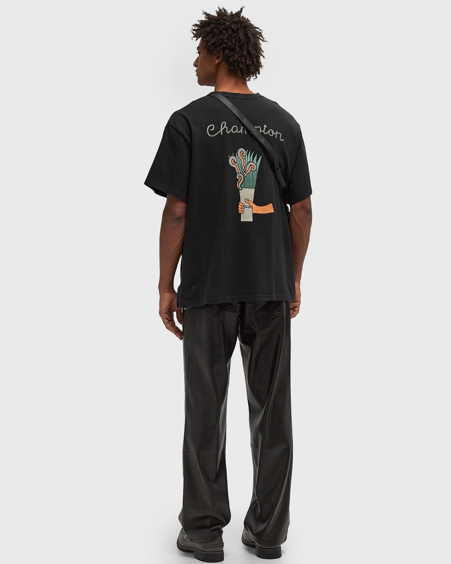 Tričko Champion Graphic Pocket T-Shirt Čierna | GP205099-XAQDG, 1