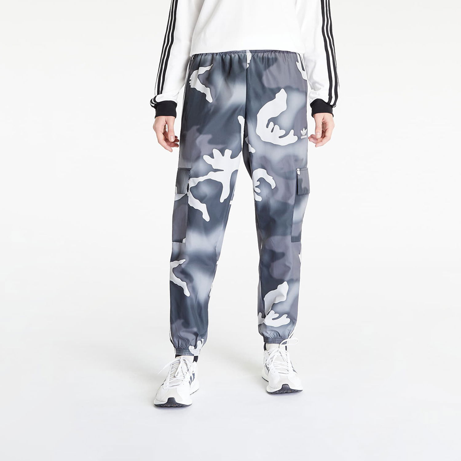 Cargo nohavice adidas Originals Camo Cargo Pant Šedá | IC5733, 0