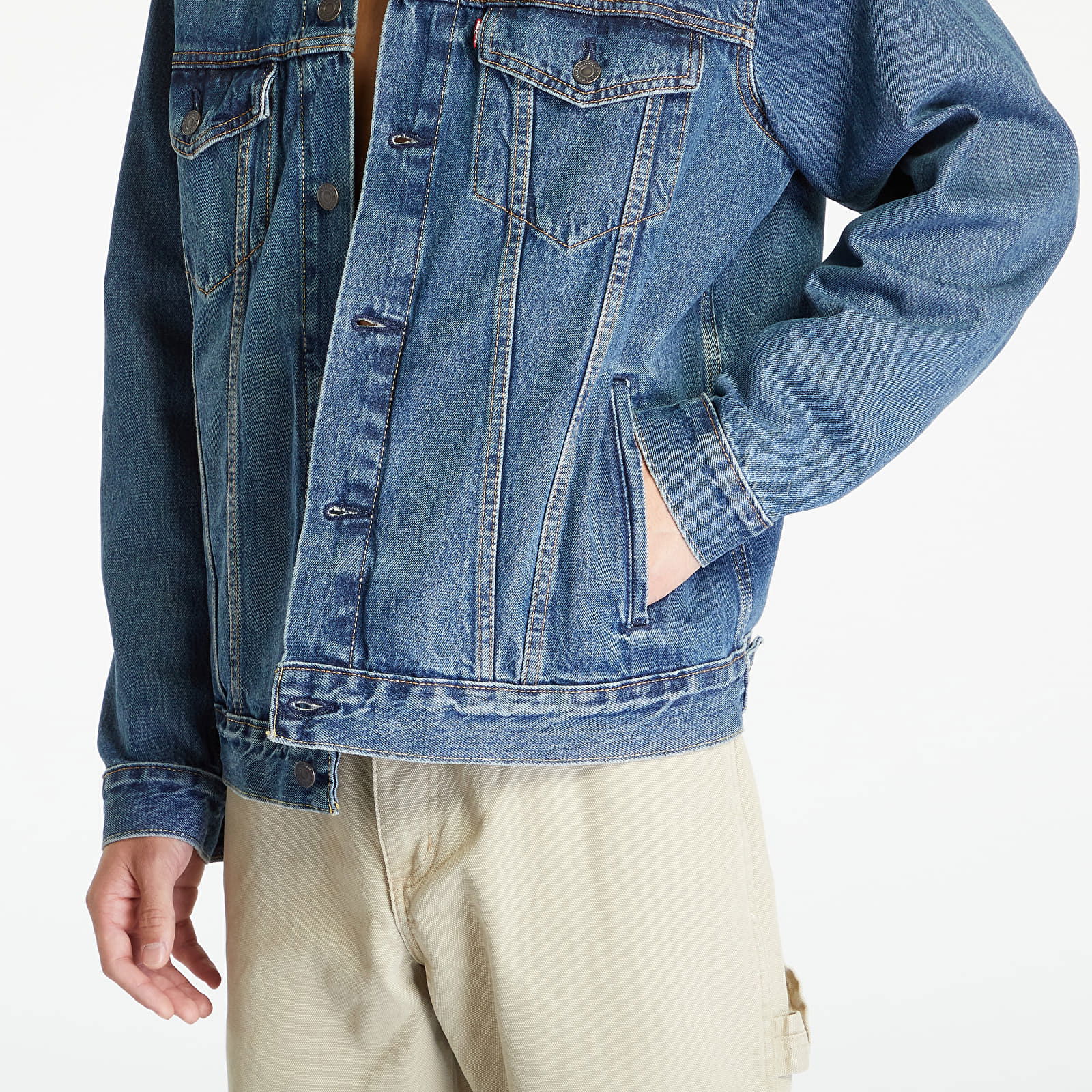 ® Relaxed Fit Trucker Jacket Med Indigo - Worn In