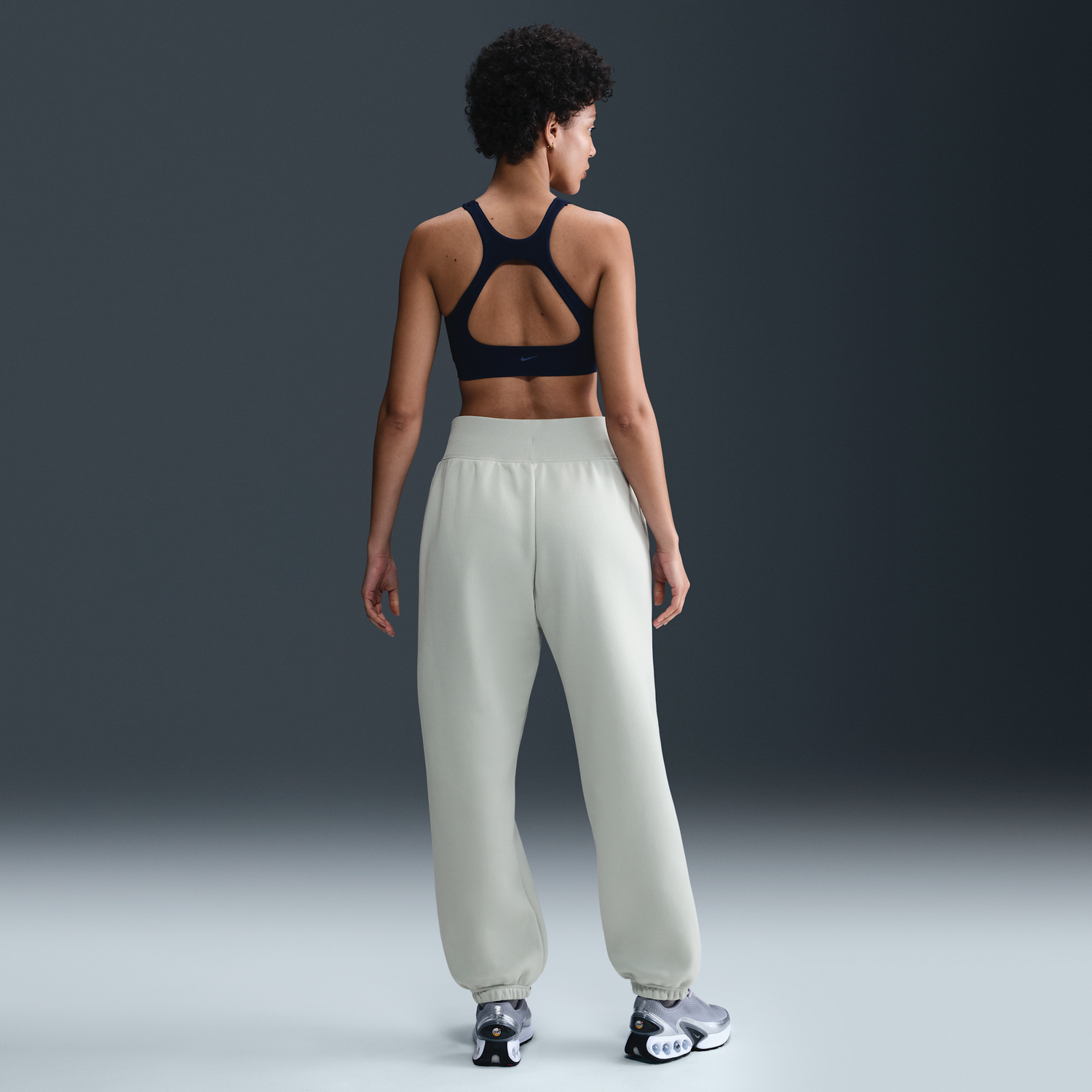 Tepláky Nike Inter Milan Phoenix Fleece High-Waisted Loose Fit Pants Béžová | HJ6319-092, 1