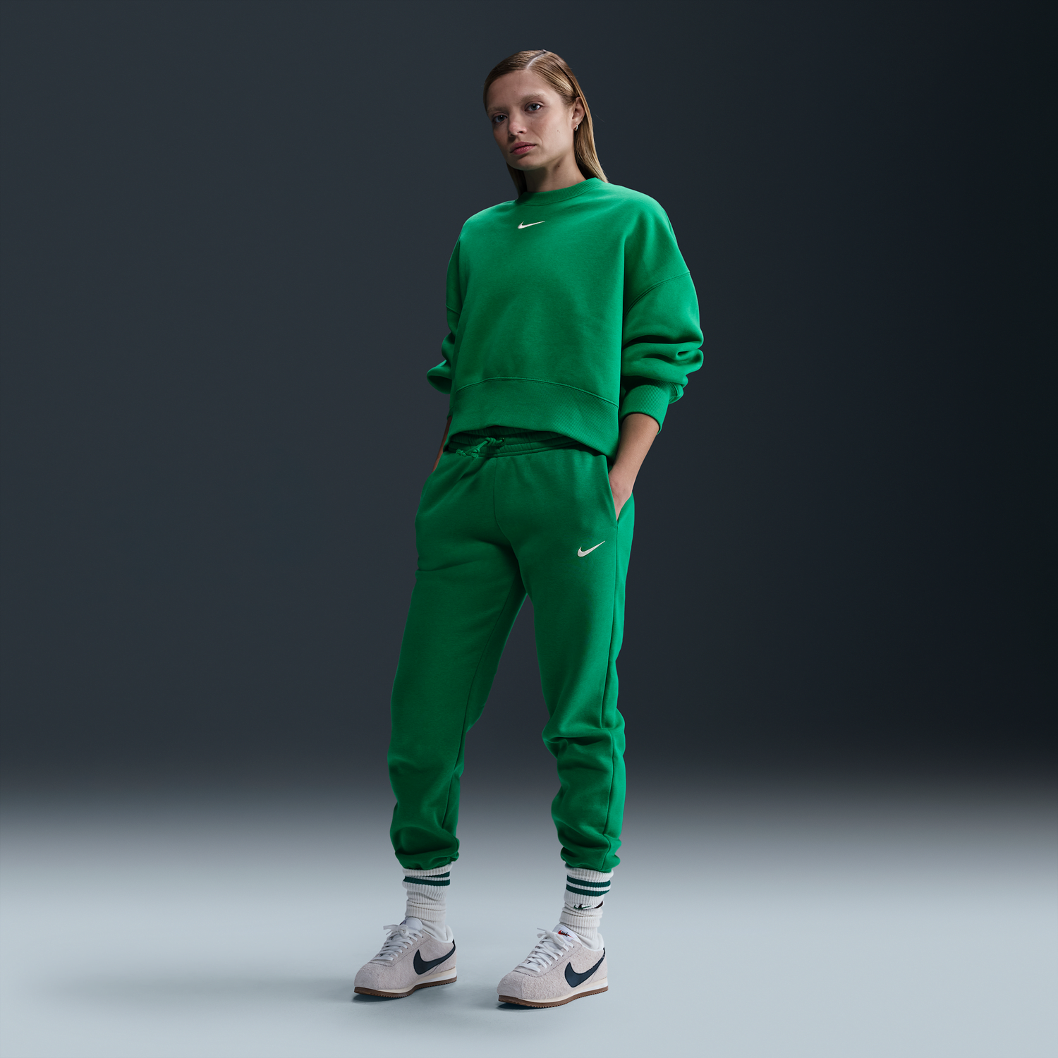 Mikina Nike Sportswear Phoenix Fleece Mid-Rise Joggers Zelené | FZ7626-324, 1