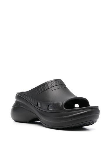 Tenisky a topánky Balenciaga Crocs x Pool Slide Sandals Black W Čierna | 677389W1S8E1000, 1