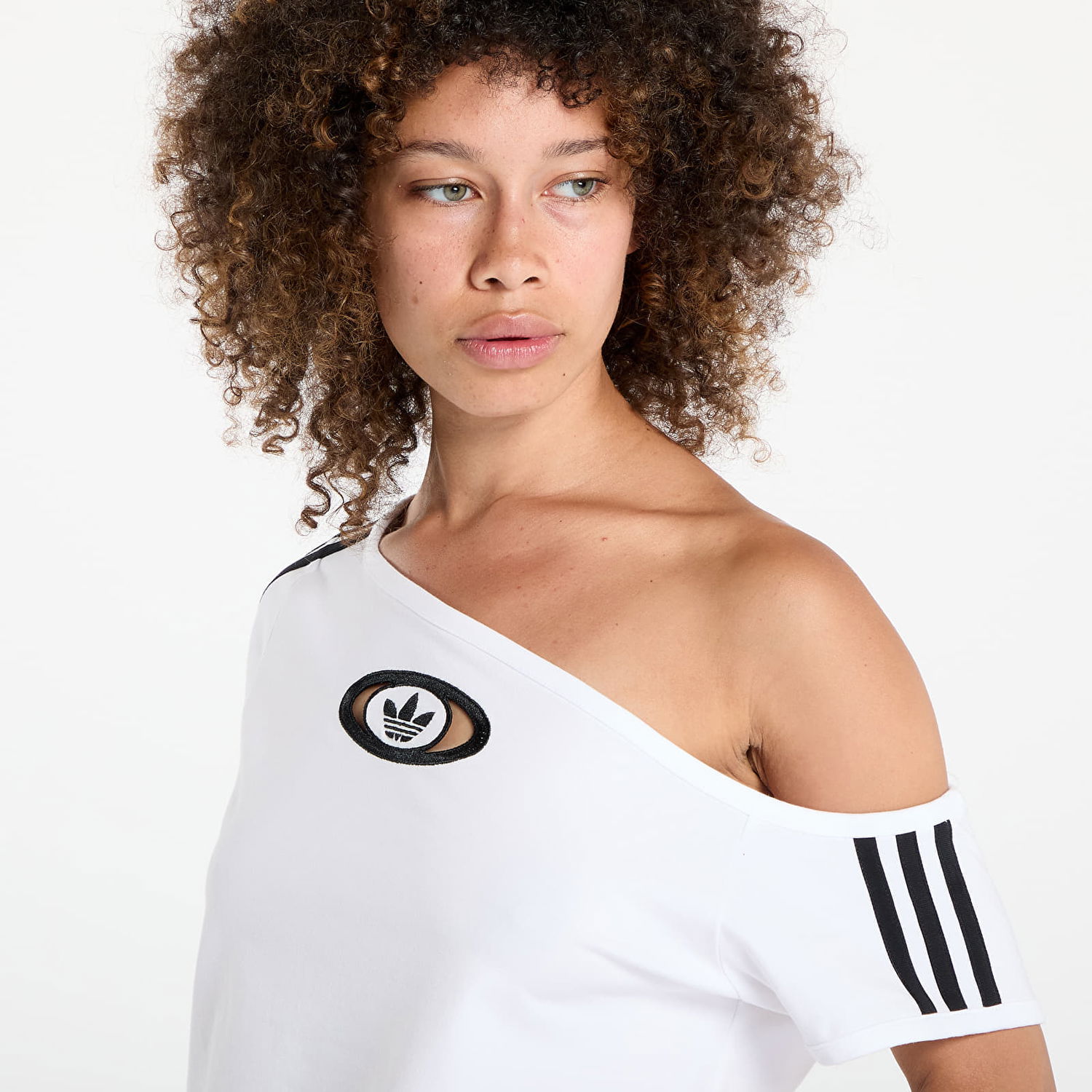 Tričko adidas Originals adidas Originals Campus 2000 Off Shoulder T-Shirt Biela | KC8795, 1