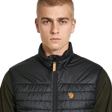 Vesta FJÄLLRÄVEN Abisko Padded Vest Čierna | 83775-550, 3