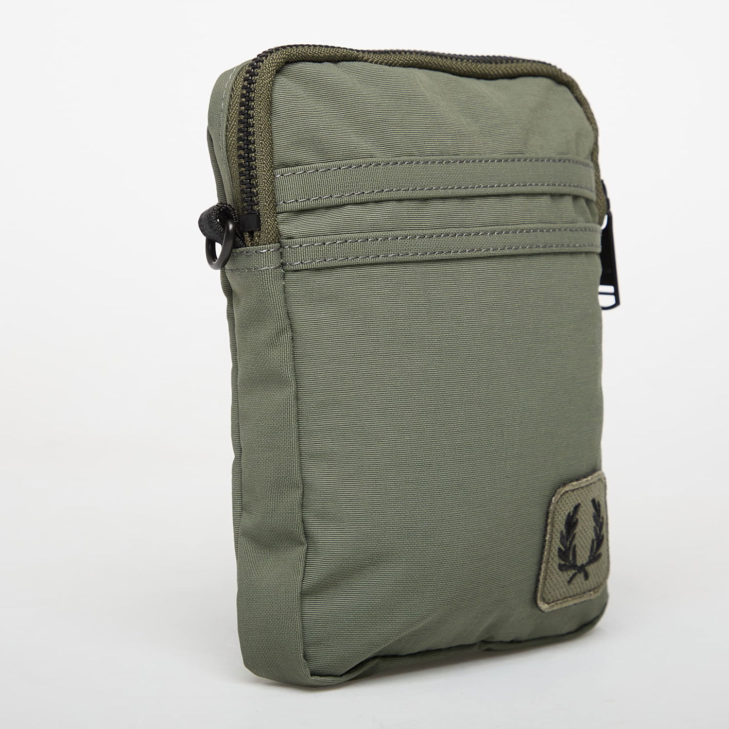 Taška cez rameno Fred Perry Nylon Badge Small Side Bag Zelené | L1194 X21, 1