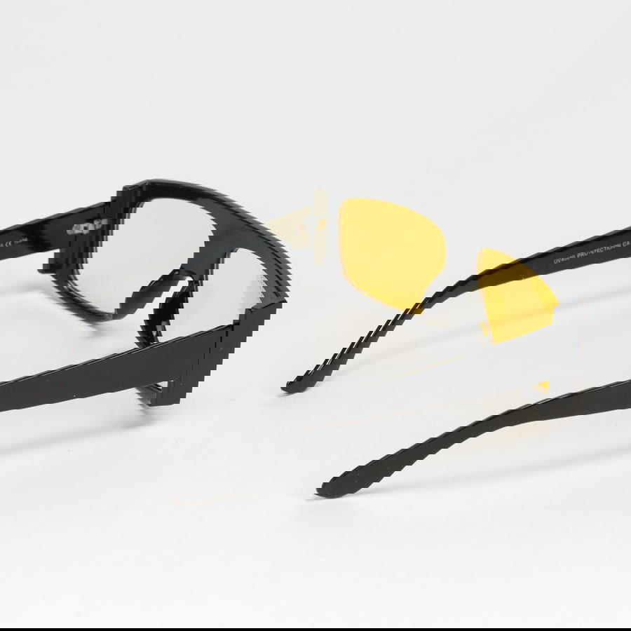 Slnečné okuliare Urban Classics Sunglasses Raja With Strap Čierna | TB4300 black/yellow, 1