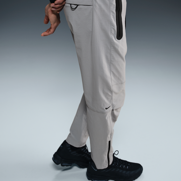 Tepláky Nike Nike Tech Woven Pants Šedá | IB6663-012, 3
