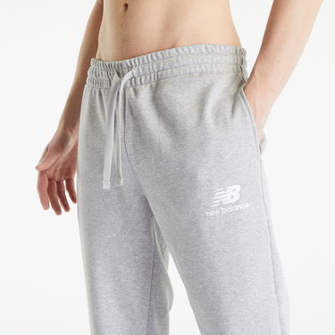 Tepláky New Balance Essentials Stacked Logo French Terry Šedá | mp31539-ag, 2