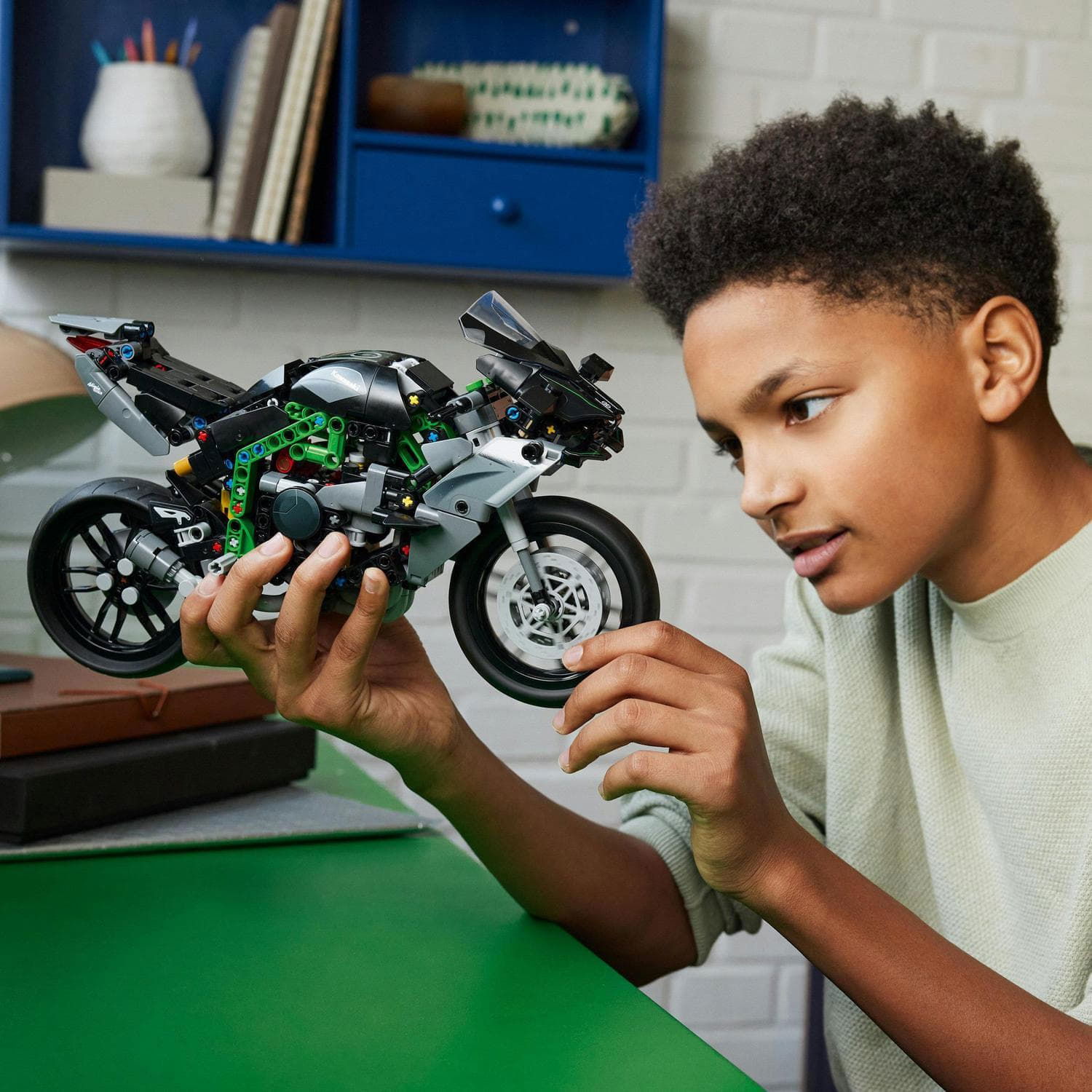 Zberateľské LEGO Technic 42170 Kawasaki Ninja H2R Motorcycle Rôznofarebný | 42170LEG, 1