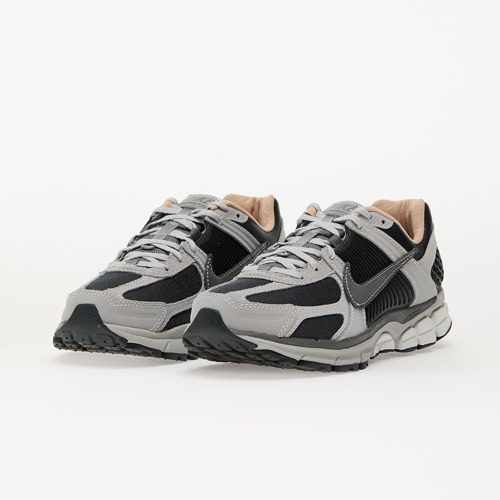 Air Zoom Vomero 5