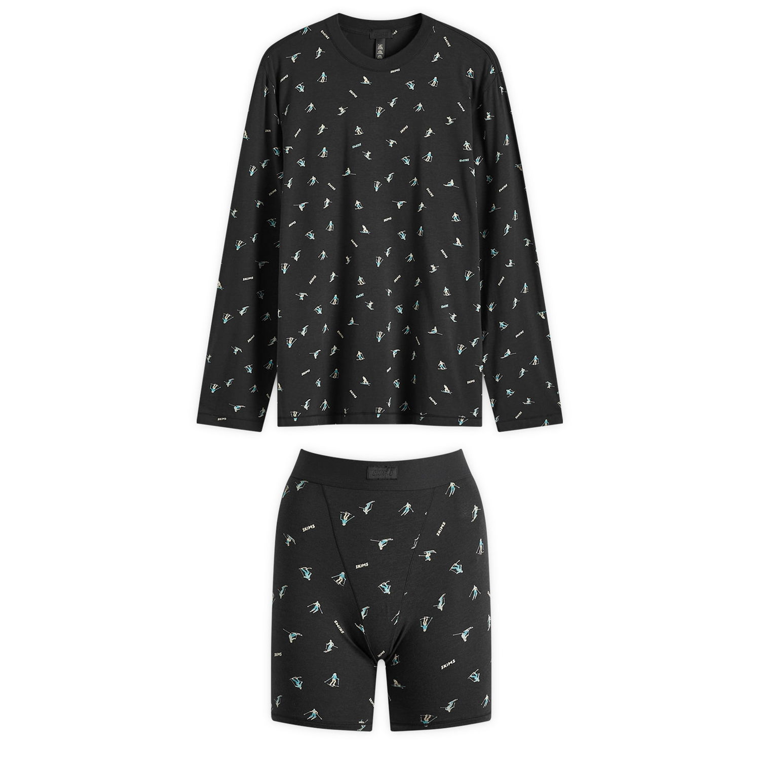 Pyžamo SKIMS Boyfriend Long Sleeve T-Shirt and Shorts Sleep Set, Ski Print Čierna | ST-SST-4526-ONYXSKIPRINT, 0