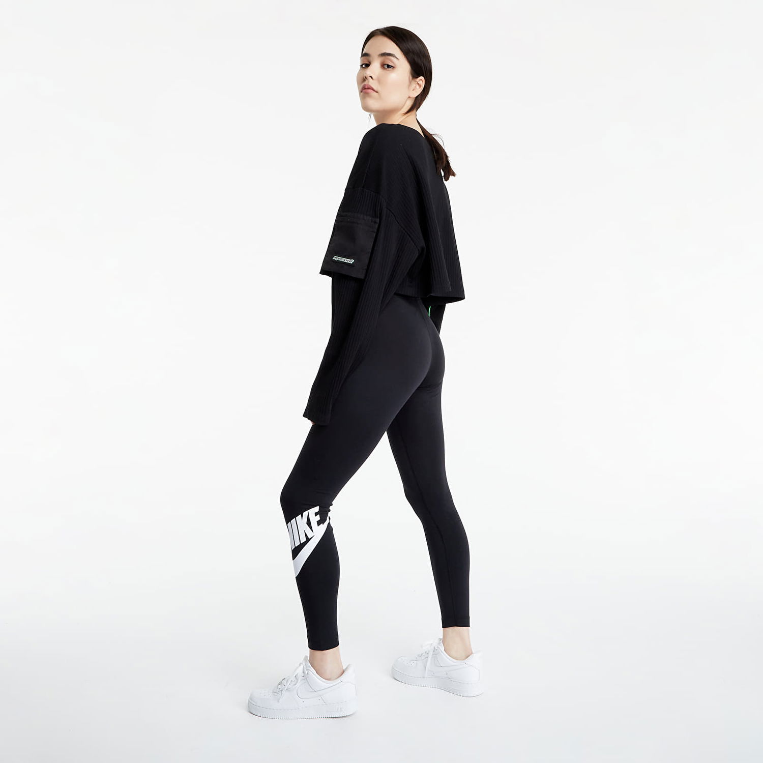 Legíny Nike Sportswear Essential High-Rise Leggings Čierna | CZ8528-010, 1
