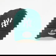 New York Yankees League Essential 9FORTY Adjustable Cap