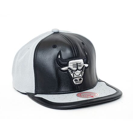 Šiltovka Mitchell & Ness Chicago Bulls Day One Snapback Hat Šedá | 6HSSMM19224-CBUBKGY, 0
