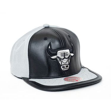 Šiltovka Mitchell & Ness Chicago Bulls Day One Snapback Hat Šedá | 6HSSMM19224-CBUBKGY, 0