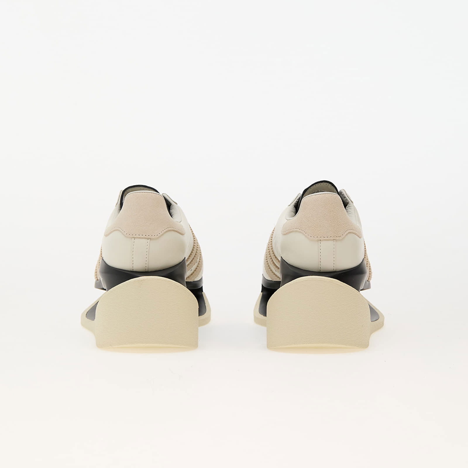 Gendo Superstar Off-White/ Aluminium/ Black