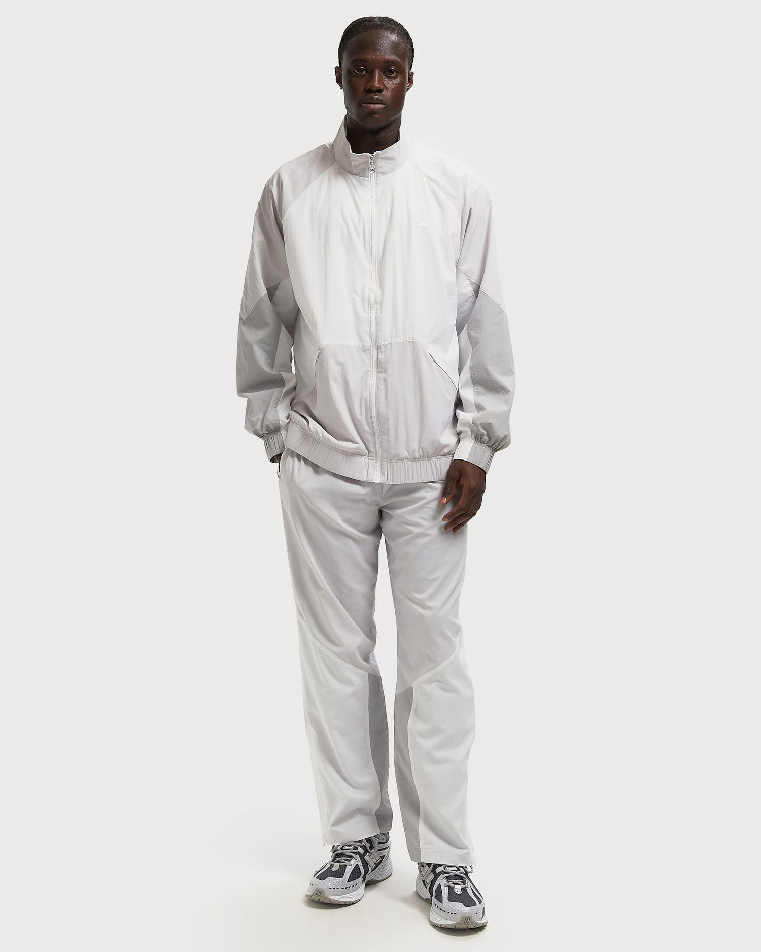 Bunda New Balance Woven Lightweight Achieve Jacket Biela | MJ53556-RFN, 1