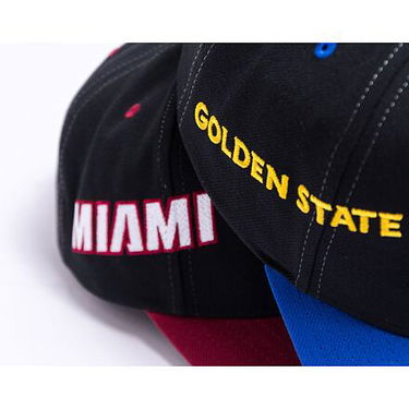 Šiltovka Mitchell & Ness Overbite Pro Snapback Miami Heat Black Červená | HHSS7310-MHEYYPPPBLCK, 4