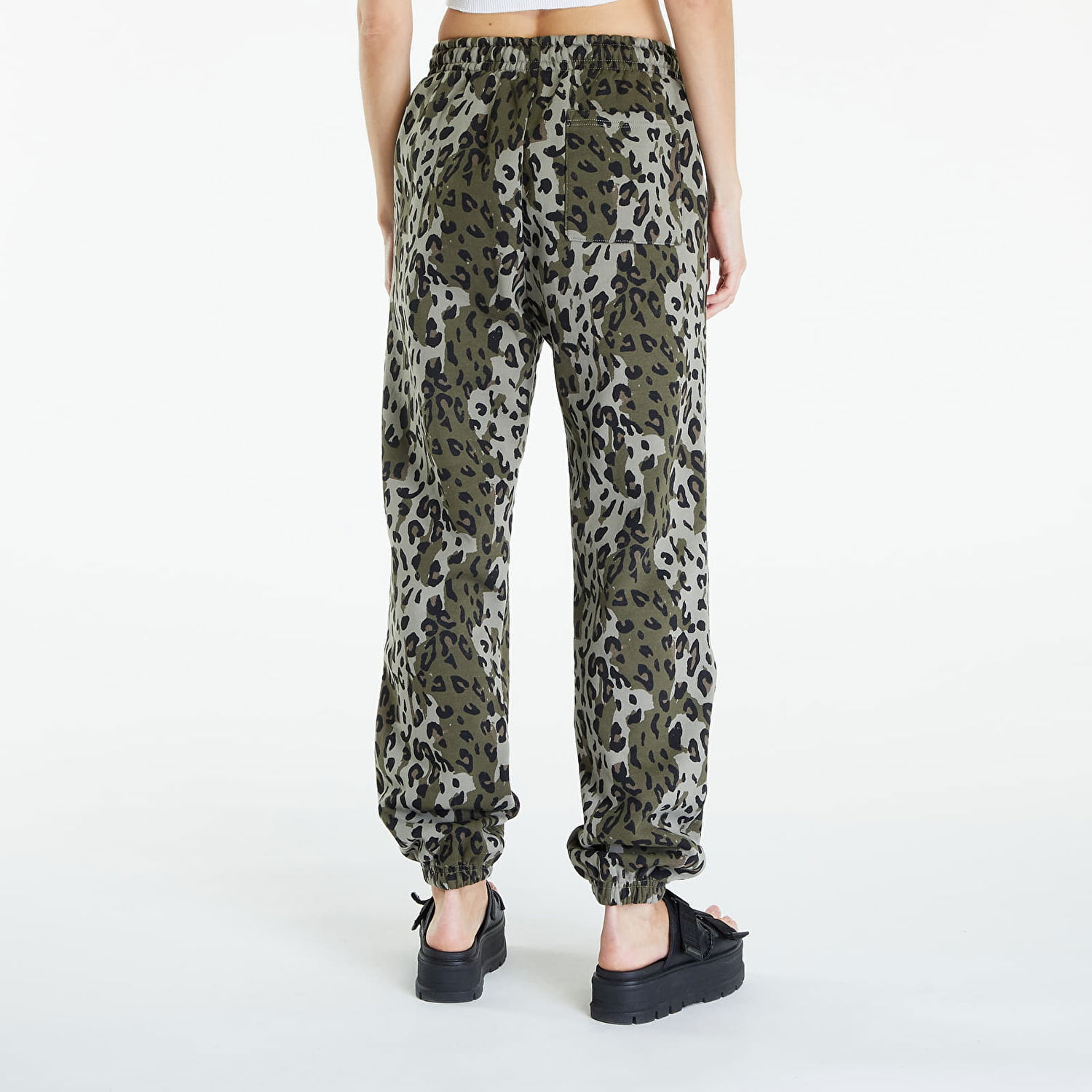 Tepláky Patta Femme Leopard Jogging Pants Dusty Olive Zelené | POC-BF24-2050-338-0370-147, 1