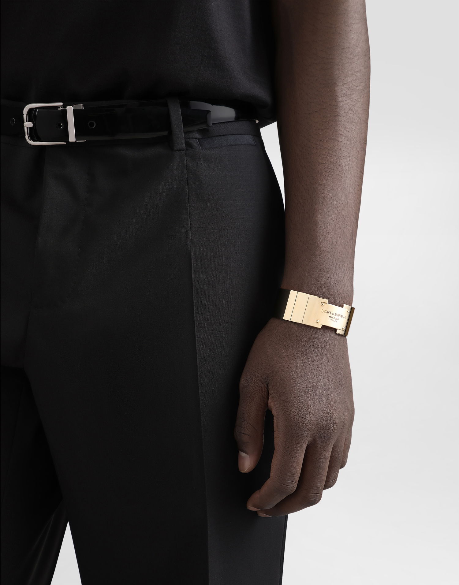 Náramok Dolce & Gabbana Metal Cuff Bracelet With Logo Tag Metalická | WBR1H1W1111ZOO00, 1