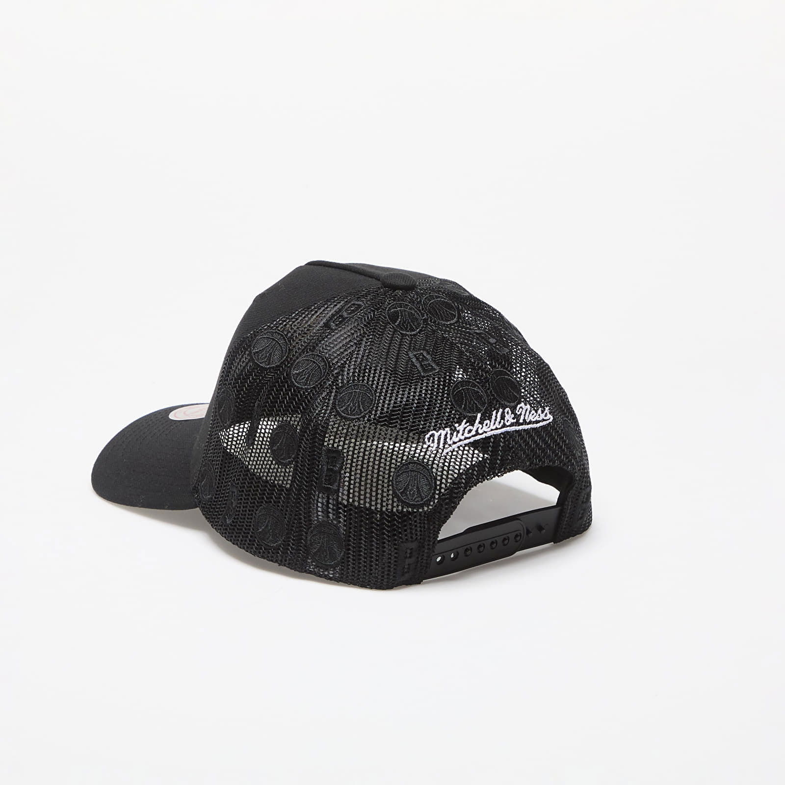 Cap NBA Monogram Trucker Milwaukee Bucks Black Universal