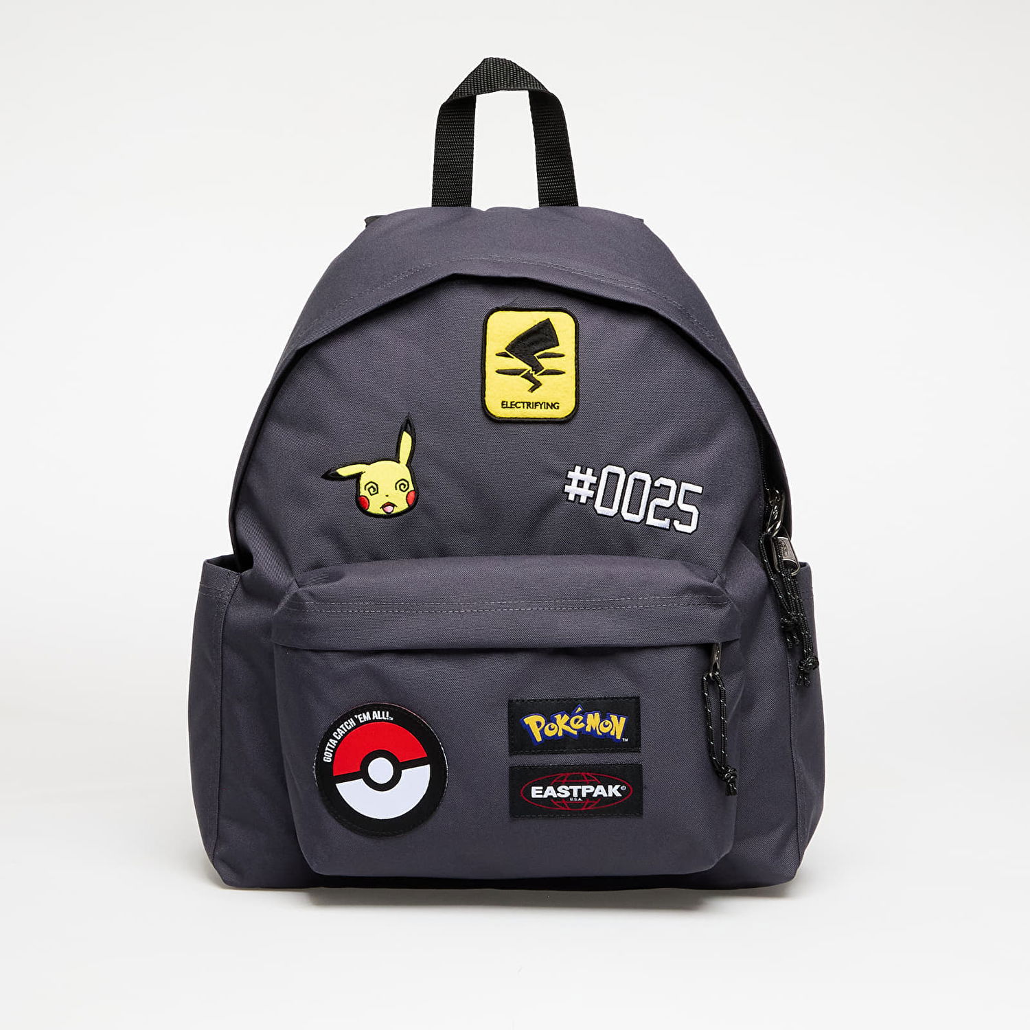Batoh EASTPAK EASTPAK Day Pak'r Pokemon Patches Backpack 24 l Šedá | EK0A5BG43T11, 0