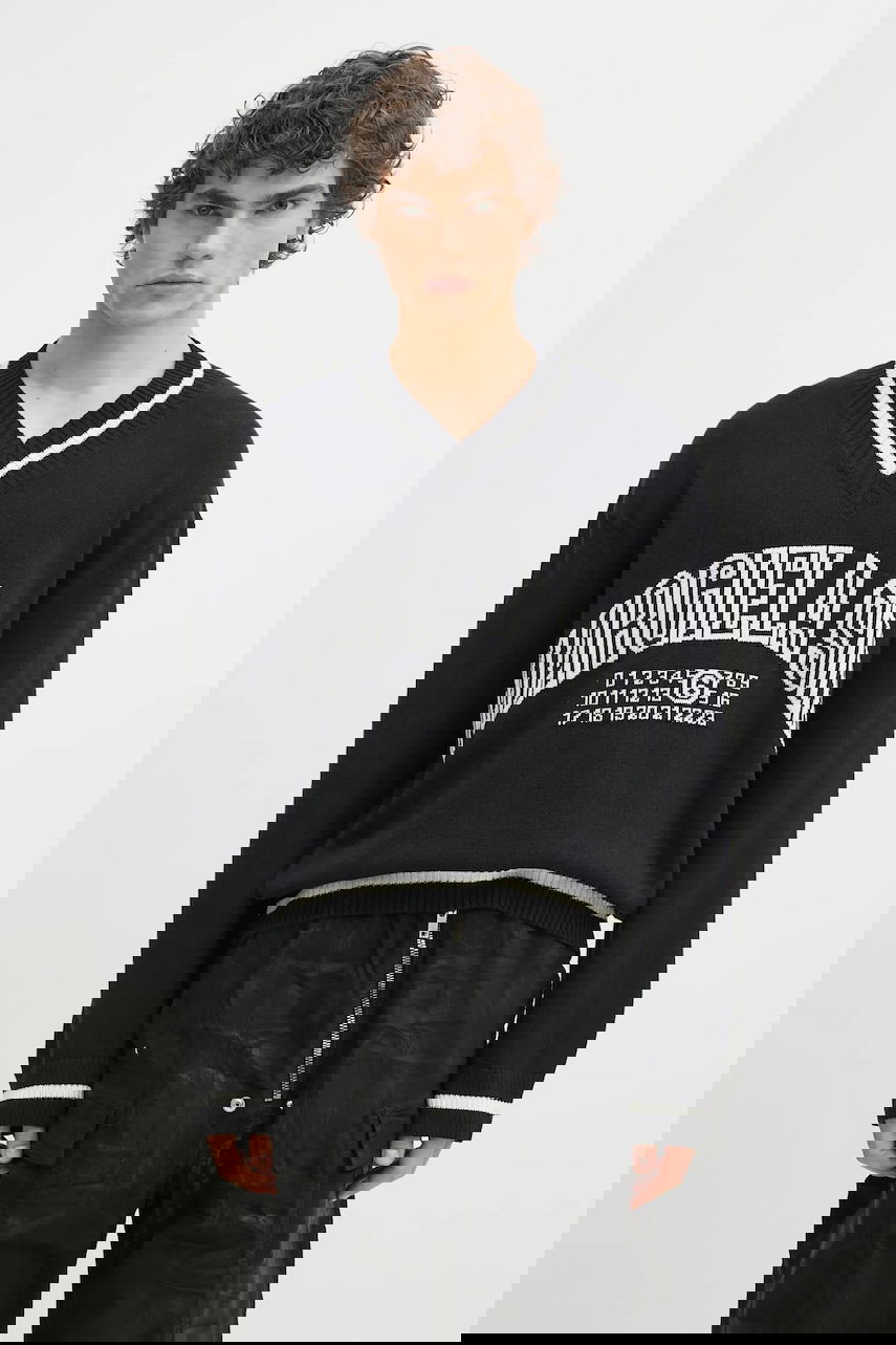 Sveter Maison Margiela MM6 Margiela V-Neck Graphic Sweater with Numeric Print Čierna | SH0HN0002, 0