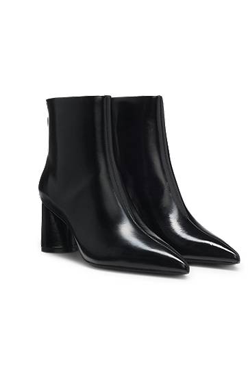 Tenisky a topánky BOSS Ankle boots in leather with embossed logo Čierna | 50552784