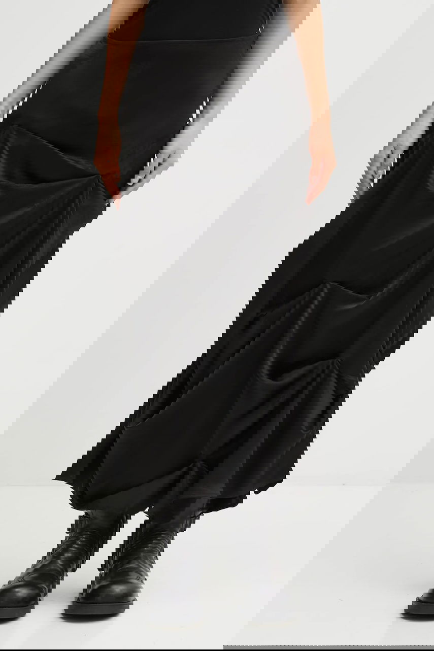 Sukňa GANNI Fluid Satin Jacquard Tuck Detail Long Midi Skirt Čierna | W0997, 0