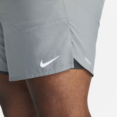 Šortky Nike Dri-FIT Stride 2-In-1 Running Shorts Šedá | DM4759-084, 2
