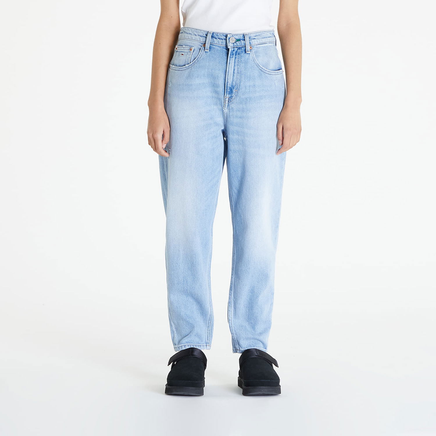 Nohavice a džínsy Tommy Hilfiger Tommy Jeans Mom Jean Uh Tapered Jeans Modrá | DW0DW17617 1AB, 0