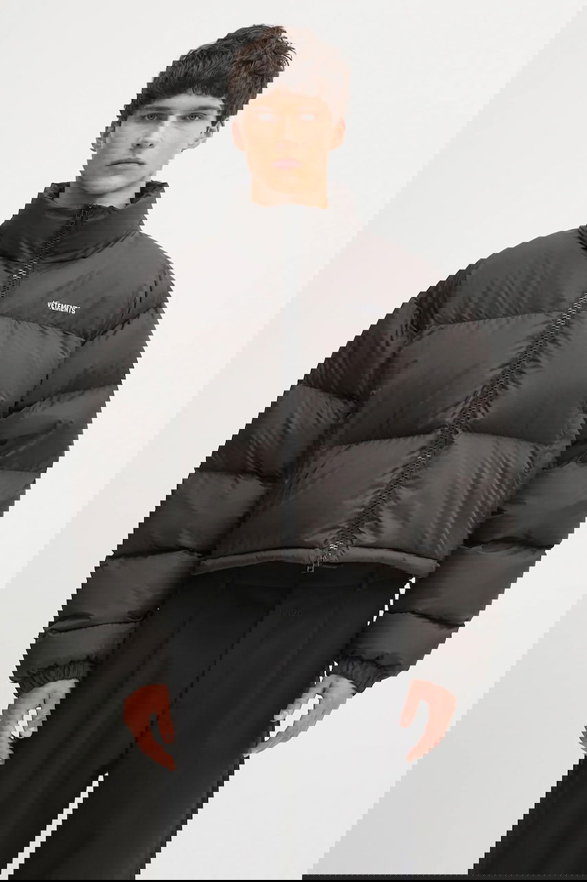 Prešívaná bunda VETEMENTS VETEMENTS Iconic Boxy Puffer Jacket Čierna | UH76PU200BW, 0