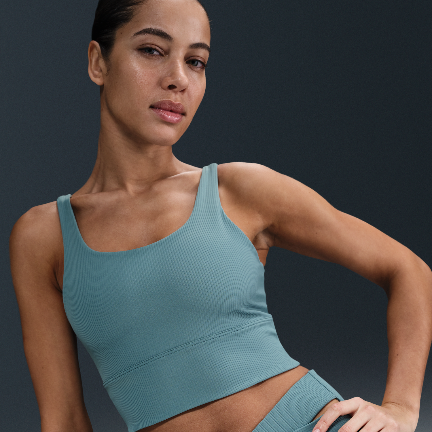 Podprsenka Nike Ribbed Longline Sports Bra with Light Support and Padding Zelené | HF1542-006, 0