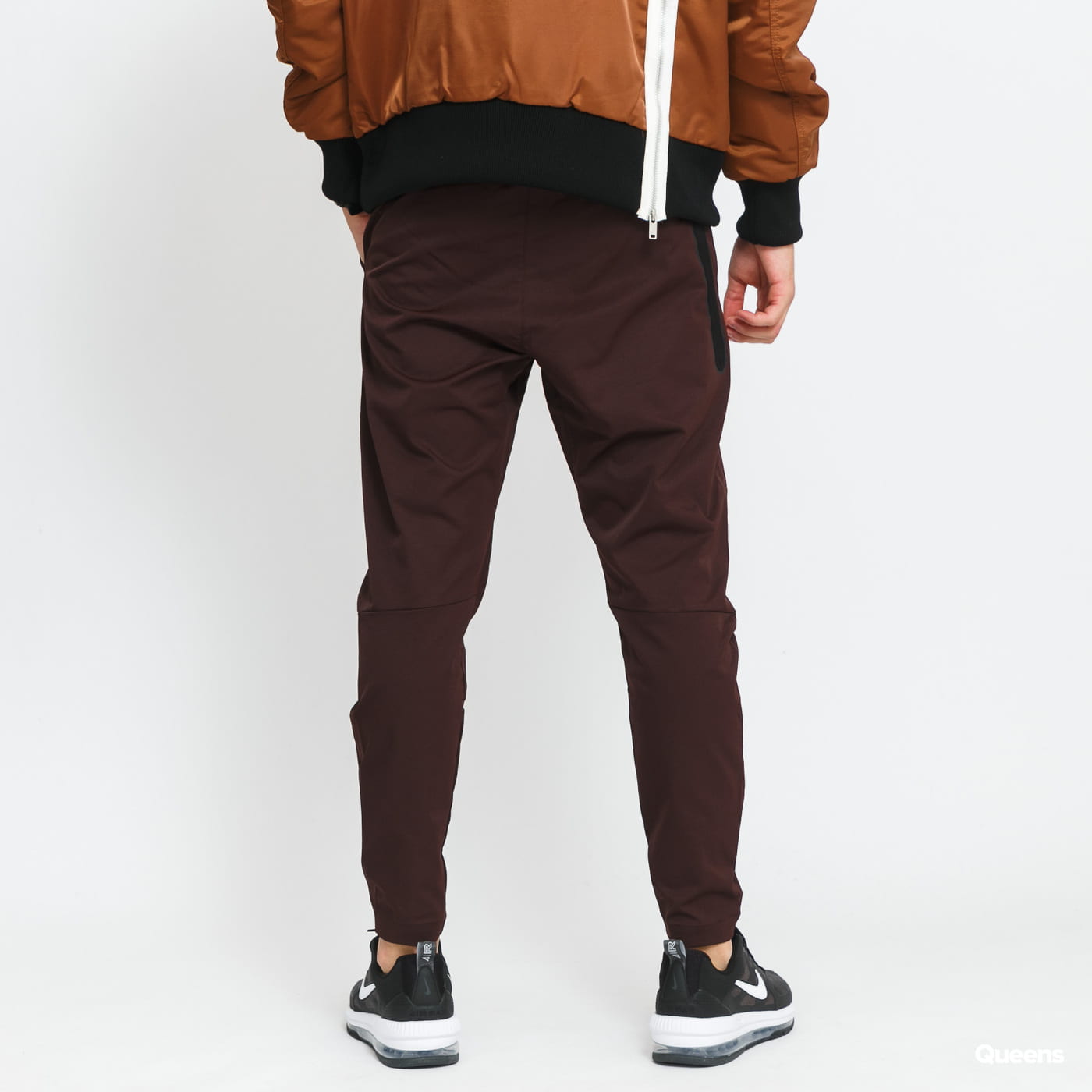 Nohavice Nike Sportswear Tech Essentials Woven Commuter Hnedá | DH4224-203, 1