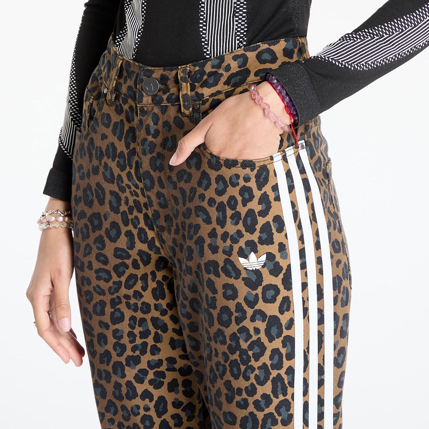 Nohavice adidas Originals Slim Denim Leopard Print Flare Pants Hnedá | KA2682, 1